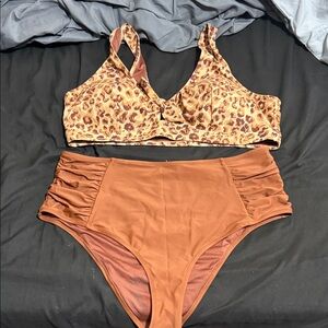 Leopard Print Women's swimsuit